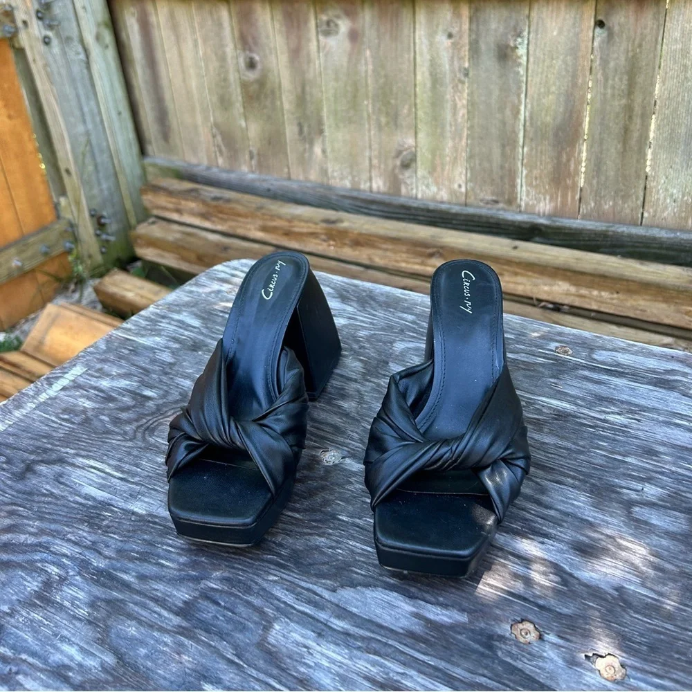 Circus NY by Sam Edelman chunk platforms size‎ 8 black Marianna